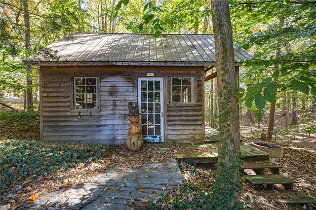 5172 Jordan Valley Road, Trinity, NC 27370