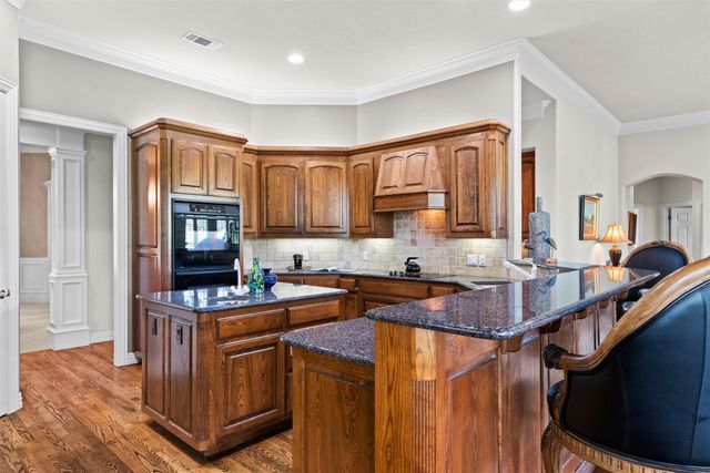 912 Walnut Falls Circle, Mansfield, TX 76063