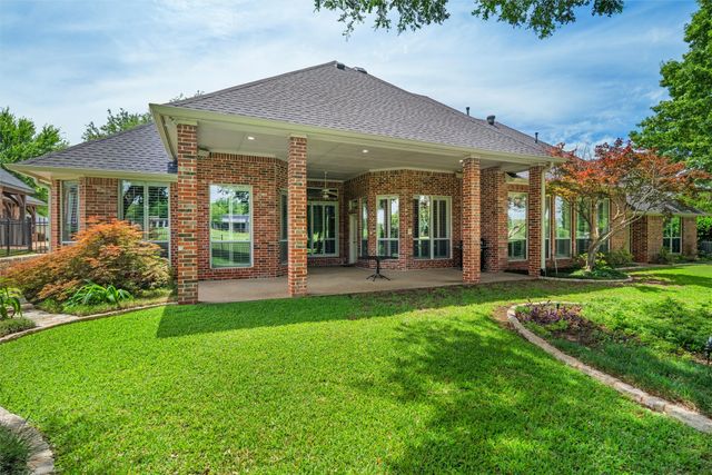 912 Walnut Falls Circle, Mansfield, TX 76063