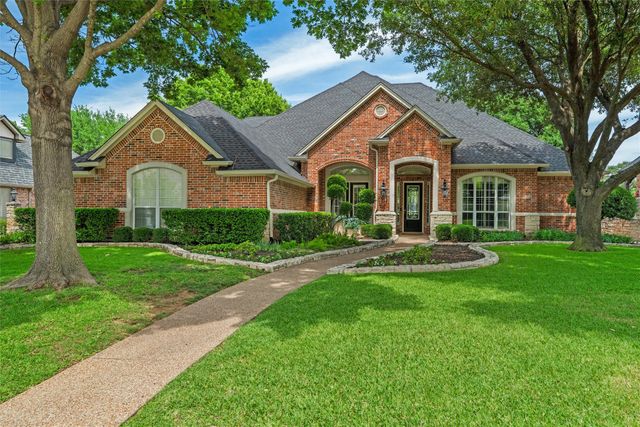 912 Walnut Falls Circle, Mansfield, TX 76063