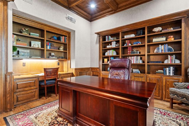 912 Walnut Falls Circle, Mansfield, TX 76063