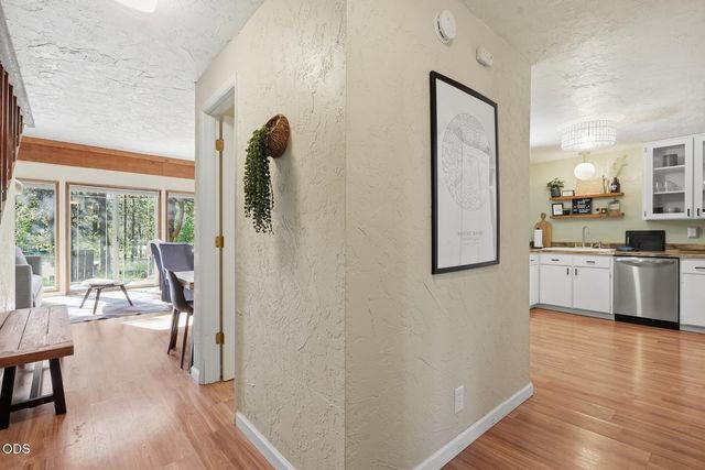 16693 Wagon Trail, Bend, OR 97707