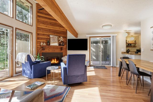 16693 Wagon Trail, Bend, OR 97707