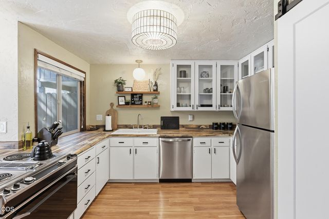 16693 Wagon Trail, Bend, OR 97707