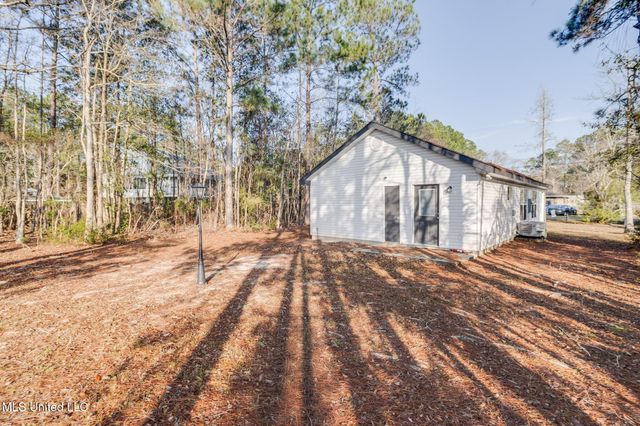 805 Herlihy Street, Waveland, MS 39576