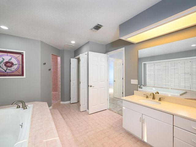 5947 BAYVIEW CIRCLE S, Gulfport, FL 33707