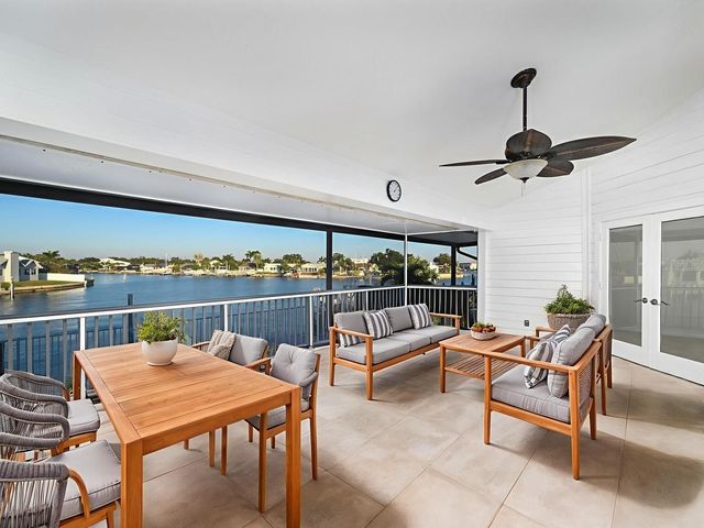 5947 BAYVIEW CIRCLE S, Gulfport, FL 33707