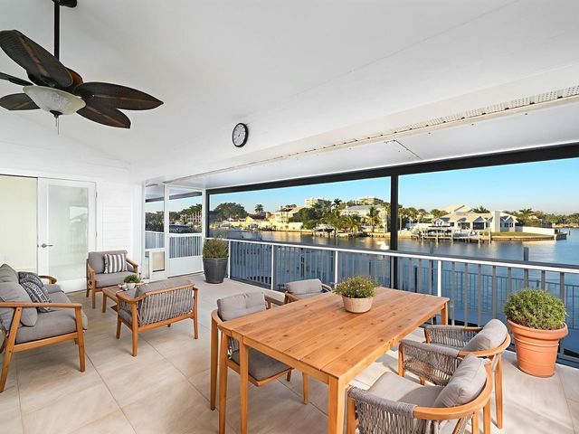 5947 BAYVIEW CIRCLE S, Gulfport, FL 33707