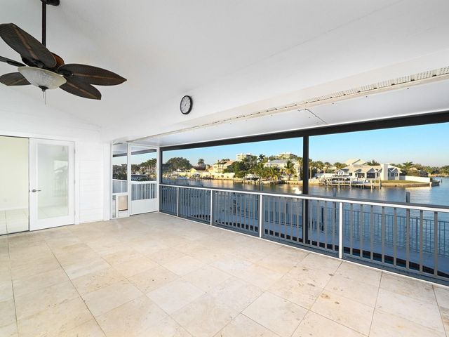 5947 BAYVIEW CIRCLE S, Gulfport, FL 33707