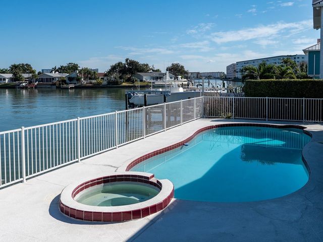 5947 BAYVIEW CIRCLE S, Gulfport, FL 33707