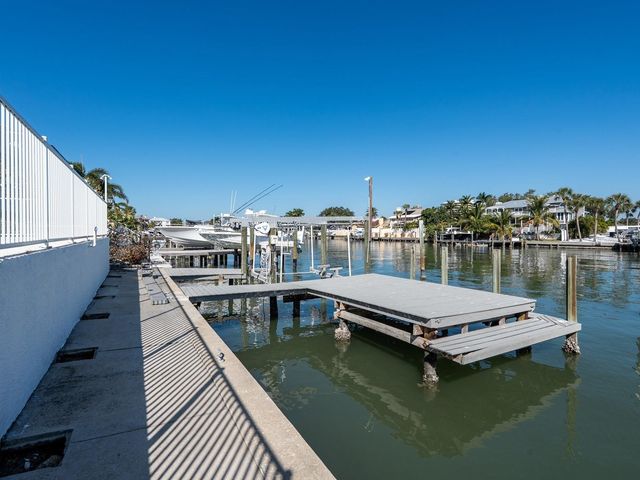 5947 BAYVIEW CIRCLE S, Gulfport, FL 33707