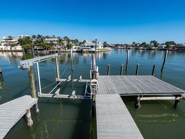 5947 BAYVIEW CIRCLE S, Gulfport, FL 33707