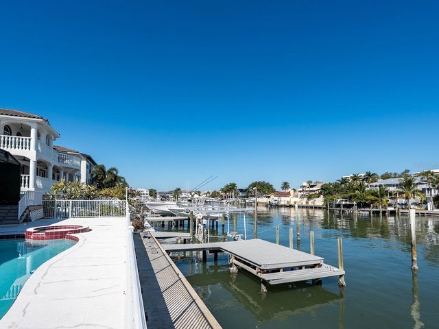 5947 BAYVIEW CIRCLE S, Gulfport, FL 33707