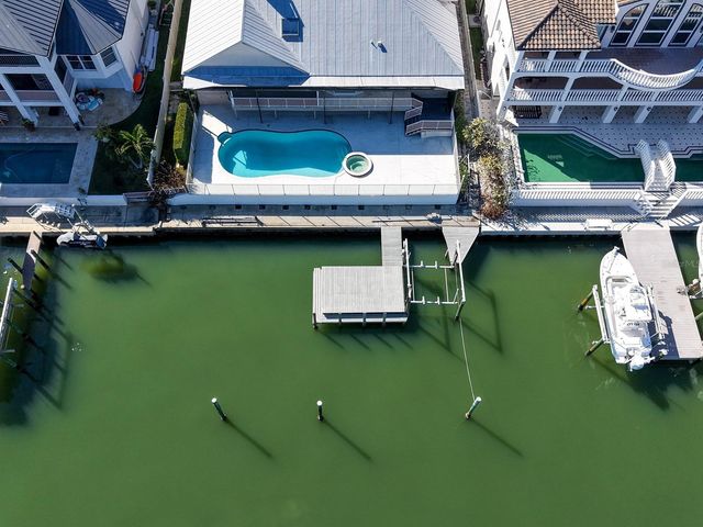 5947 BAYVIEW CIRCLE S, Gulfport, FL 33707