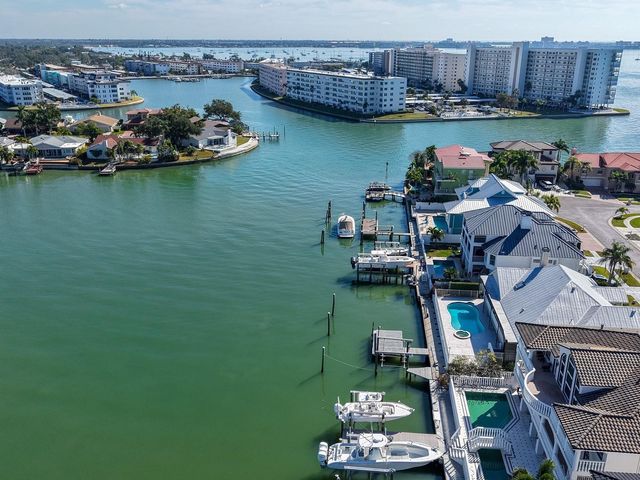 5947 BAYVIEW CIRCLE S, Gulfport, FL 33707