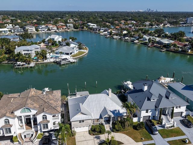 5947 BAYVIEW CIRCLE S, Gulfport, FL 33707