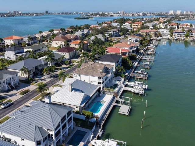 5947 BAYVIEW CIRCLE S, Gulfport, FL 33707