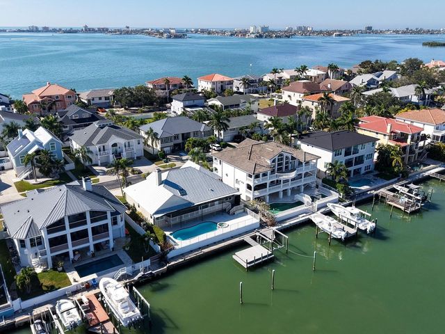 5947 BAYVIEW CIRCLE S, Gulfport, FL 33707