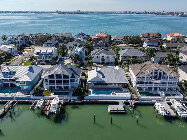 5947 BAYVIEW CIRCLE S, Gulfport, FL 33707