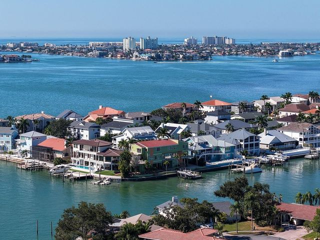 5947 BAYVIEW CIRCLE S, Gulfport, FL 33707