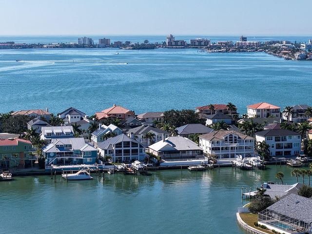 5947 BAYVIEW CIRCLE S, Gulfport, FL 33707