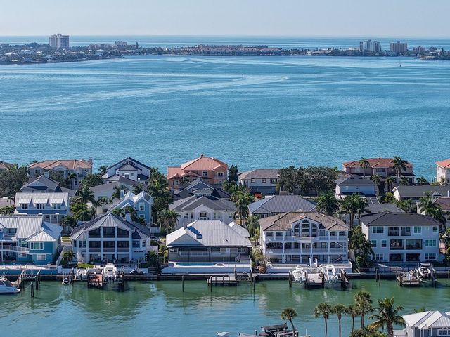 5947 BAYVIEW CIRCLE S, Gulfport, FL 33707