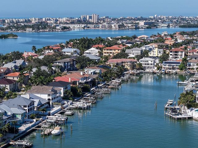 5947 BAYVIEW CIRCLE S, Gulfport, FL 33707