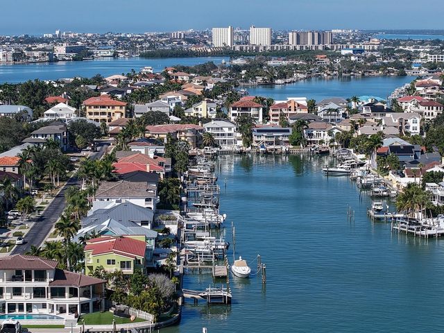 5947 BAYVIEW CIRCLE S, Gulfport, FL 33707