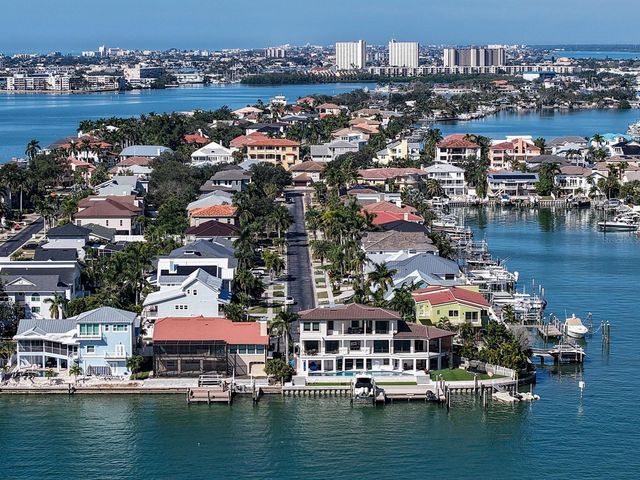 5947 BAYVIEW CIRCLE S, Gulfport, FL 33707