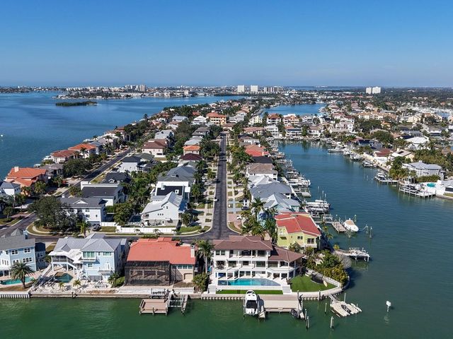 5947 BAYVIEW CIRCLE S, Gulfport, FL 33707