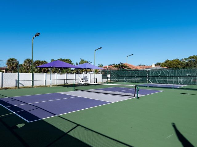 5947 BAYVIEW CIRCLE S, Gulfport, FL 33707