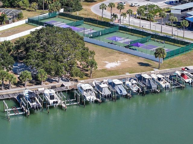 5947 BAYVIEW CIRCLE S, Gulfport, FL 33707