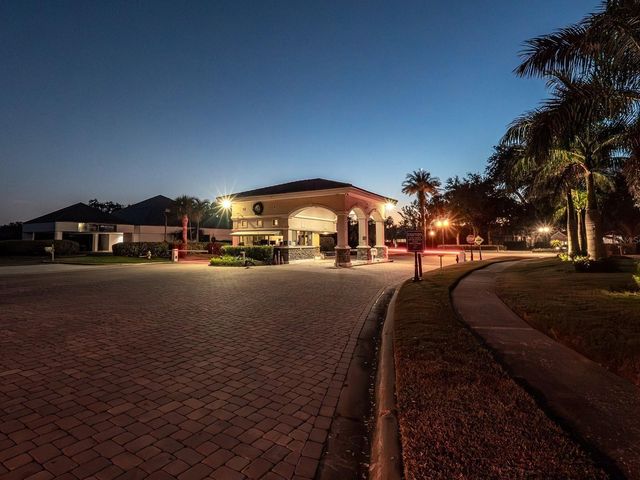 5947 BAYVIEW CIRCLE S, Gulfport, FL 33707