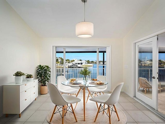 5947 BAYVIEW CIRCLE S, Gulfport, FL 33707