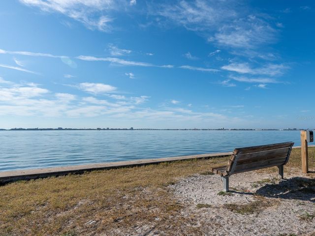 5947 BAYVIEW CIRCLE S, Gulfport, FL 33707