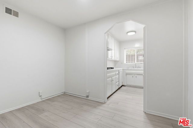 2332 S Beverly Glen Boulevard 3, Los Angeles, CA 90064