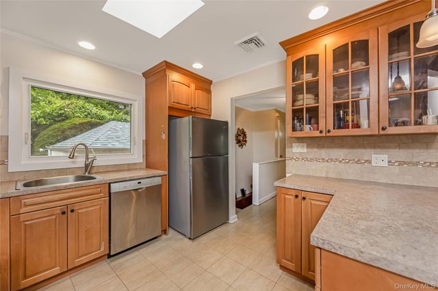 4606 247th Street, Douglaston, NY 11362