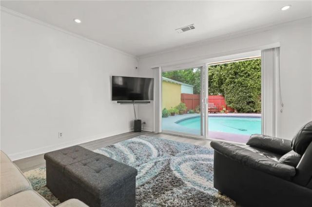 521 N California Street, Burbank, CA 91505