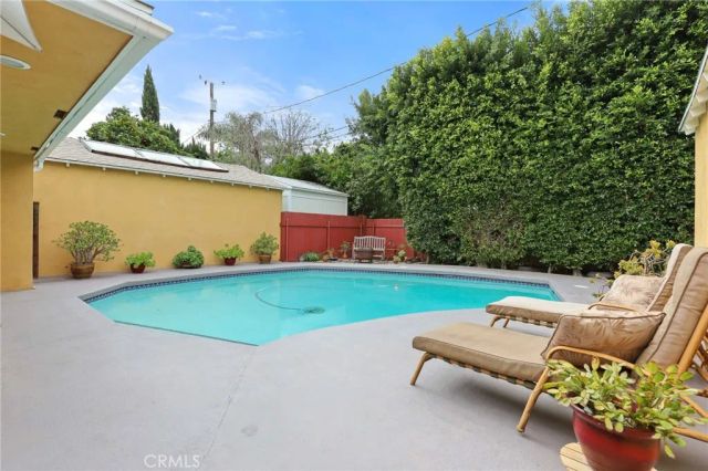 521 N California Street, Burbank, CA 91505