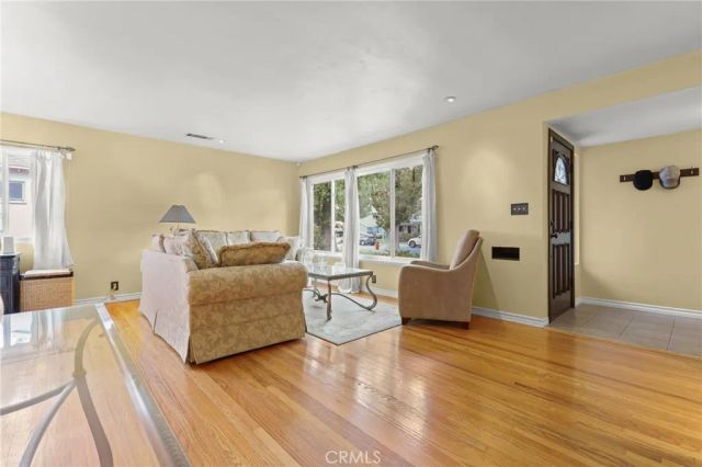 521 N California Street, Burbank, CA 91505