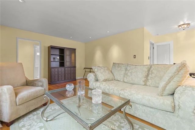 521 N California Street, Burbank, CA 91505