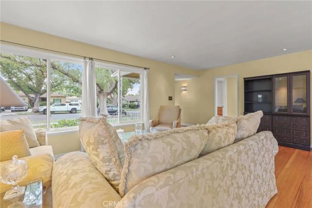 521 N California Street, Burbank, CA 91505