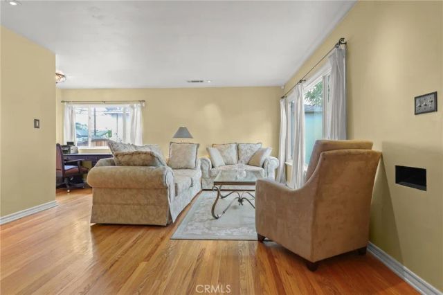 521 N California Street, Burbank, CA 91505