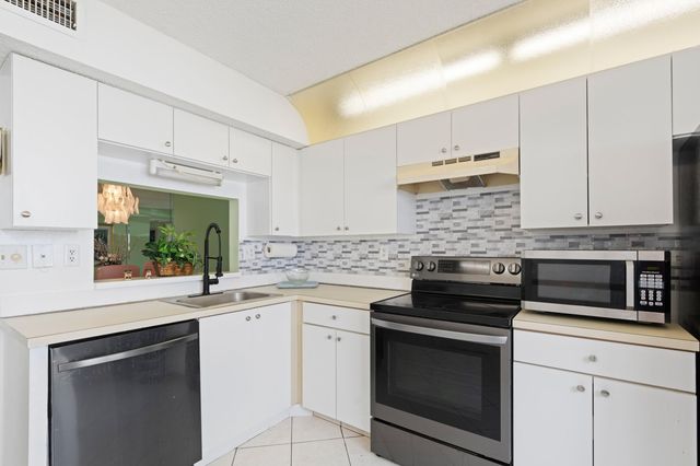 15450 Pembridge Avenue 164, Delray Beach, FL 33484