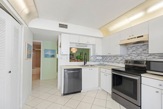 15450 Pembridge Avenue 164, Delray Beach, FL 33484