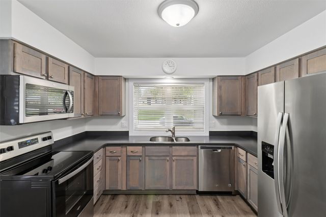 810 W Salem Avenue, Indianola, IA 50125