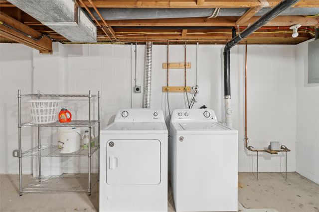 810 W Salem Avenue, Indianola, IA 50125