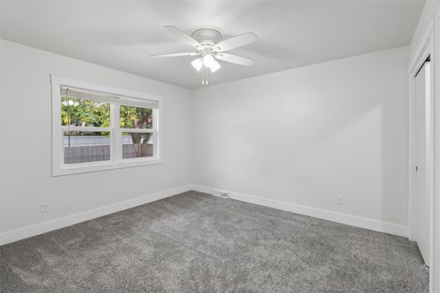 810 W Salem Avenue, Indianola, IA 50125