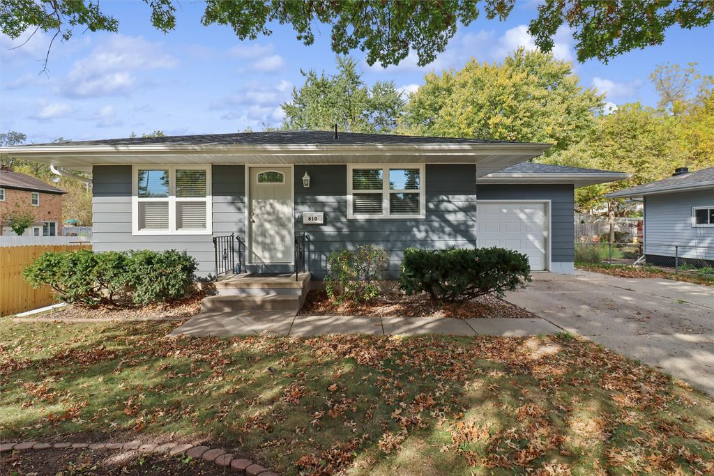 810 W Salem Avenue, Indianola, IA 50125