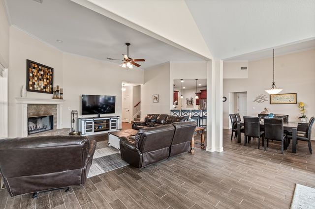 321 Bay Court, Gun Barrel City, TX 75156